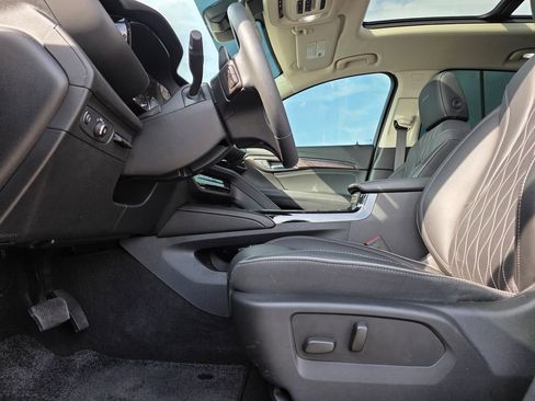 Used 2022 Buick Envision Avenir w/ Technology Package II image 11