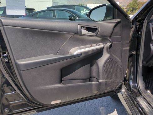 Used 2012 Toyota Camry SE FWD image 14