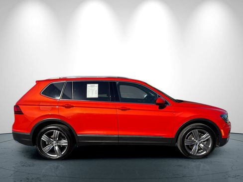 Used 2018 Volkswagen Tiguan SEL Premium w/ 3rd Row Seat Package image 3
