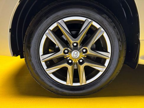 Used 2013 Lexus LX 570 4WD image 10