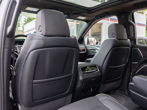 Used 2023 Cadillac Escalade Premium Luxury image 30