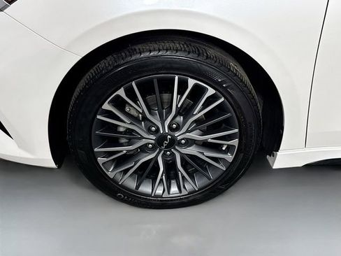 Used 2023 Kia Forte GT-Line w/ GT-Line Premium Package FWD image 4