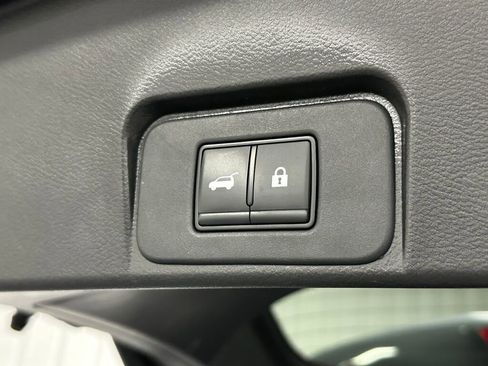 Used 2023 Nissan Rogue SL image 21