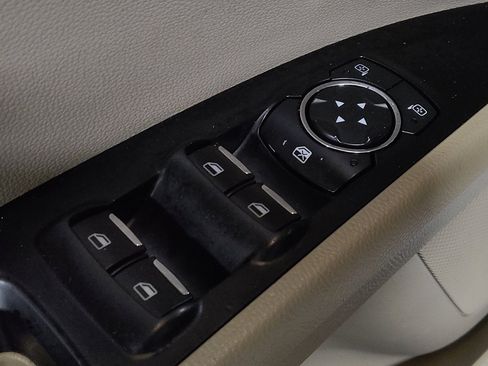 Used 2019 Ford Fusion SEL FWD image 27
