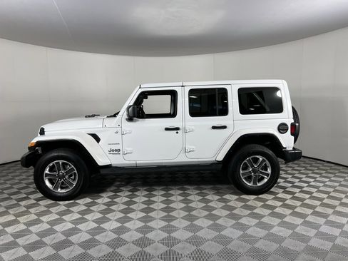 Used 2022 Jeep Wrangler Unlimited Sahara image 9