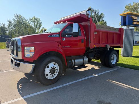 Used 2023 Ford F750 2WD Regular Cab Super Duty image 1