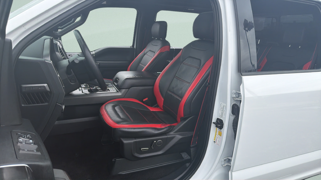 Used 2018 Ford F150 Lariat w/ Equipment Group 502A Luxury AWD/4WD image 4