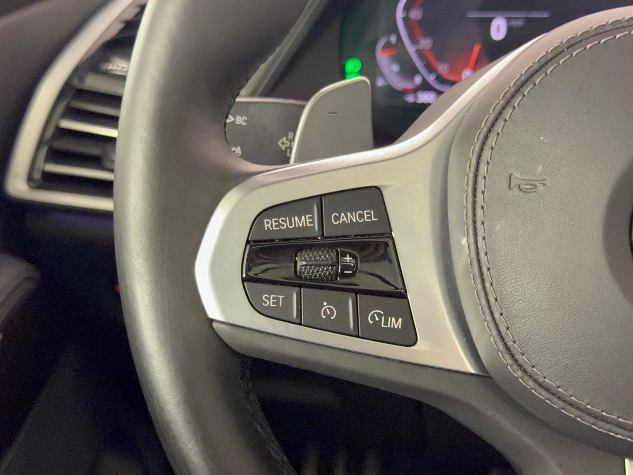 Used 2021 BMW X5 sDrive40i w/ M Sport Package RWD image 18