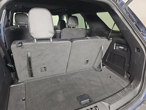Used 2020 Ford Explorer XLT w/ Equipment Group 202A AWD/4WD image 31