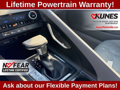 Used 2022 Hyundai Elantra SEL FWD image 31