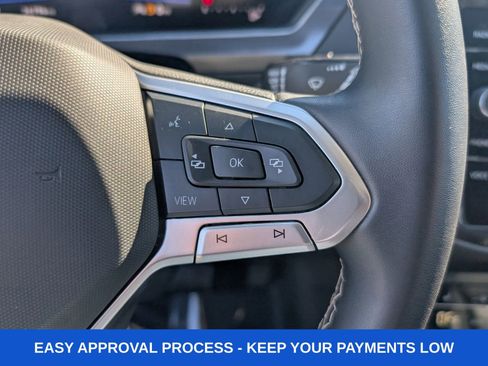 Used 2024 Volkswagen Tiguan SE image 32