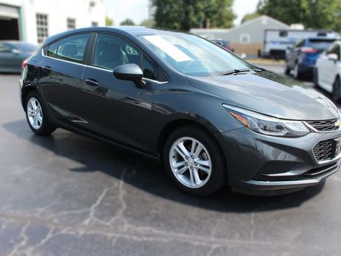 Used 2018 Chevrolet Cruze LT w/ Convenience Package image 10