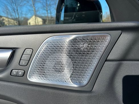 New 2026 Volvo XC60 B5 Ultra w/ Protection Package Premier image 21