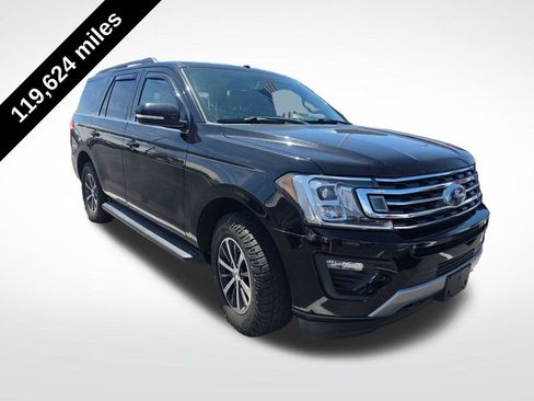 Used 2019 Ford Expedition XLT w/ Equipment Group 201A AWD/4WD image 2