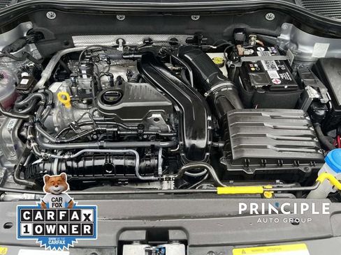 Used 2023 Volkswagen Taos SE w/ Panoramic Sunroof Package image 32