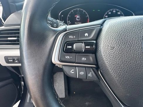 Used 2018 Honda Accord Touring image 15