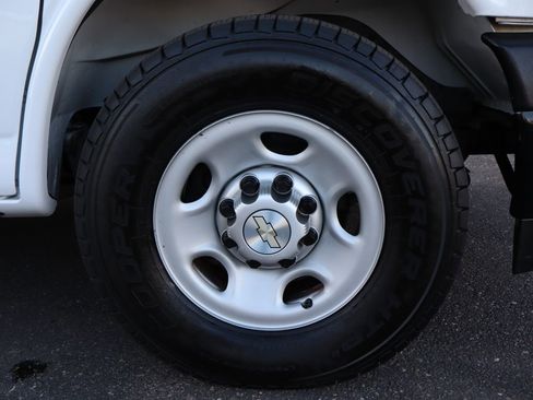 Used 2020 Chevrolet Express 2500 w/ Enhanced Convenience Package image 40