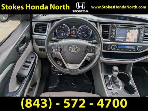 Used 2015 Toyota Highlander XLE FWD image 22