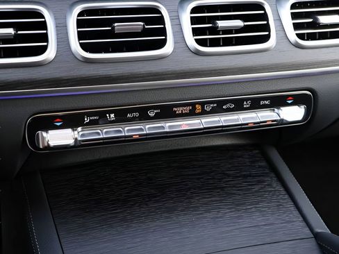 New 2026 Mercedes-Benz GLS 450 4MATIC image 26
