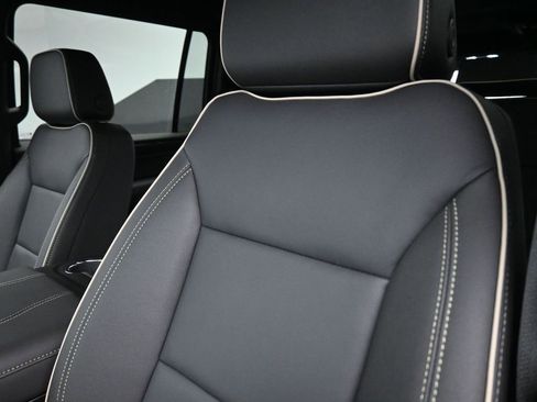 New 2026 GMC Yukon XL Elevation image 20