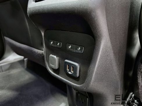 Used 2018 Chevrolet Equinox Premier FWD image 28