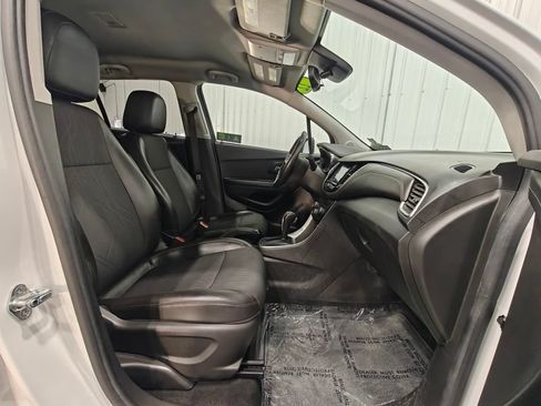 Used 2022 Chevrolet Trax LT w/ Driver Confidence Package AWD/4WD image 22