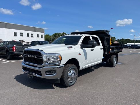 New 2024 RAM 3500 Tradesman w/ Chrome Appearance Group AWD/4WD image 2