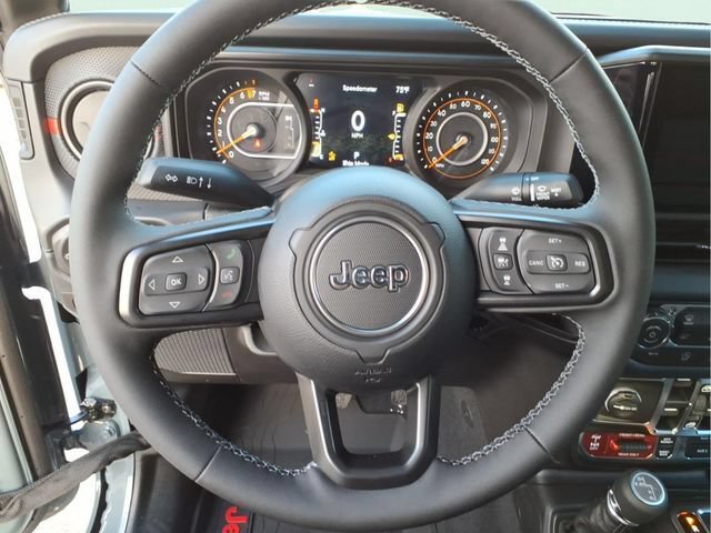 New 2026 Jeep Gladiator Rubicon w/ Technology Group AWD/4WD image 17