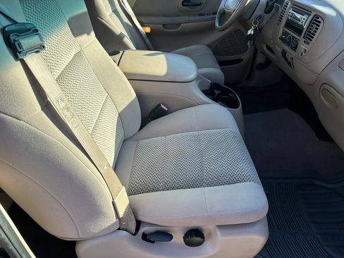 Used 2002 Ford F150 Short Bed 4D image 22