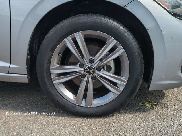 Used 2024 Volkswagen Jetta SE FWD image 12