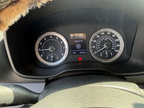 Used 2022 Hyundai Venue Limited FWD image 7
