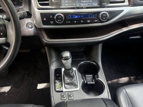 Used 2016 Toyota Highlander XLE FWD image 31