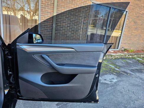 Used 2023 Tesla Model Y Long Range image 52