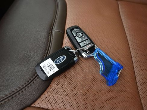 Used 2021 Ford Explorer King Ranch w/ Premium Technology Package AWD/4WD image 73