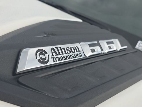 Used 2024 Chevrolet Silverado 3500 LT image 9