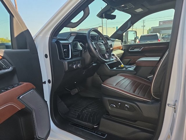 Used 2024 GMC Sierra 3500 Denali Ultimate AWD/4WD image 11