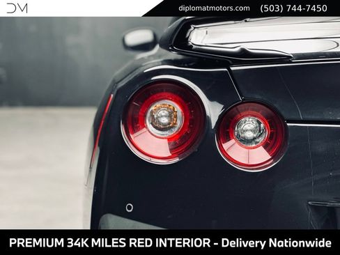 Used 2018 Nissan GT-R Premium w/ Premium Interior Package AWD/4WD image 15