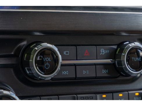 New 2025 Ford F250 Lariat w/ Chrome Package image 26