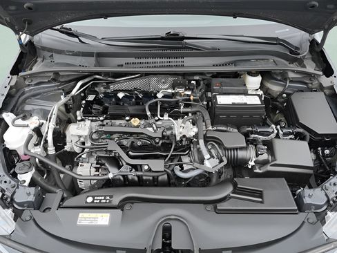 Used 2025 Toyota Corolla LE FWD image 19