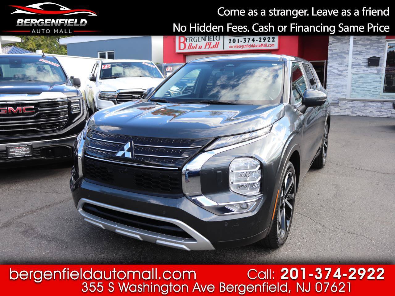 Used 2024 Mitsubishi Outlander AWD image 1