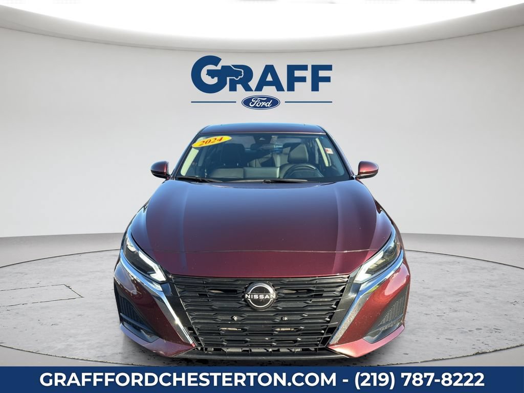 Used 2024 Nissan Altima 2.5 SV w/ SV Premium Package FWD image 2