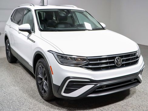 Used 2022 Volkswagen Tiguan SE AWD/4WD image 5
