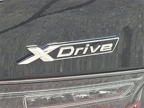 Certified 2025 BMW 330i xDrive Sedan w/ Convenience Package image 20