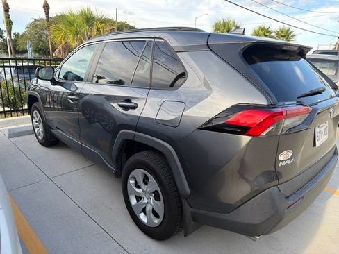 Used 2020 Toyota RAV4 LE FWD image 5