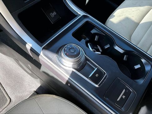 Used 2024 Ford Edge SE image 18