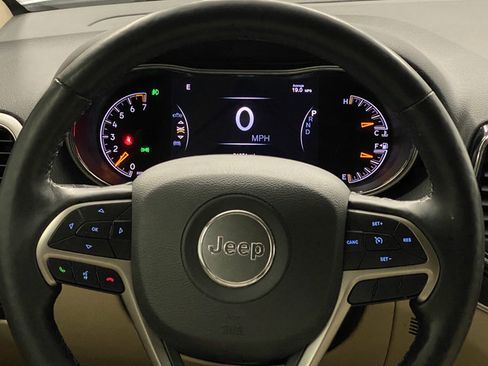 Certified 2021 Jeep Grand Cherokee Limited w/ Luxury Group II AWD/4WD image 18