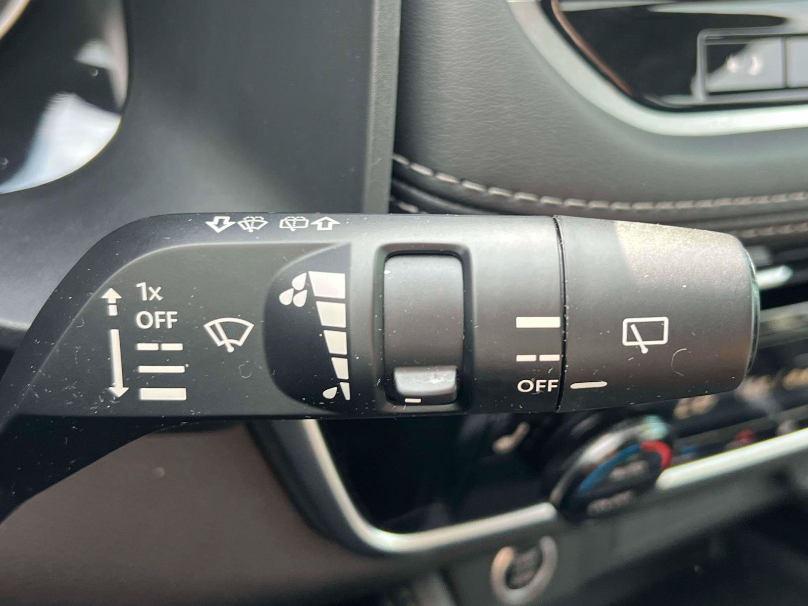 Used 2023 Nissan Rogue SL w/ SL Premium Package AWD/4WD image 9