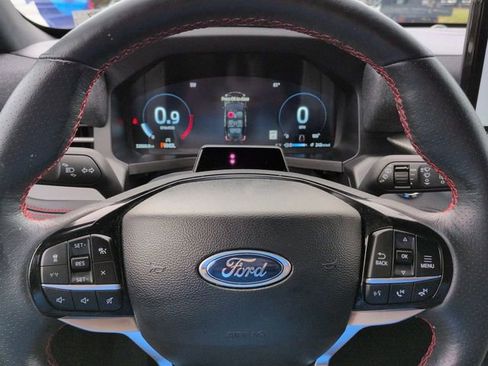 Certified 2025 Ford Explorer ST-Line image 29