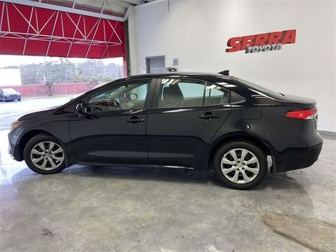 Used 2026 Toyota Corolla LE image 6