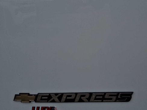 Used 2024 Chevrolet Express 2500 w/ Driver Convenience Package image 5